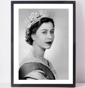 HM QUEEN ELIZABETH II 1952 Black & White A4 VINTAGE PHOTO POSTER PRINT FRAMED - Picture 1 of 2
