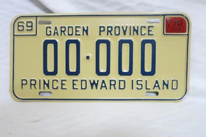 Original 1969/70 Prince Edward Island License Plate 20th Century Fox Archives - Picture 1 of 4