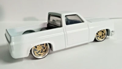 SOLO RUEDAS PERSONALIZADAS SIN CAMIÓN CABE EN 83 SILVERADO HOT WHEELS 1/64 1E DORADO Foto 1 de 4