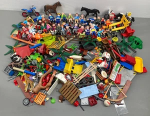 Riesiges Playmobil Konvolut 38 Figuren Motorräder Pferde Tiere Ritter & Zubehör - Bild 1 von 10
