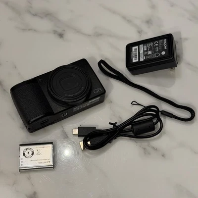 Ricoh GR IIIx 24MP f/2.8 40mm Compact Digital Camera - Image 1 of 4