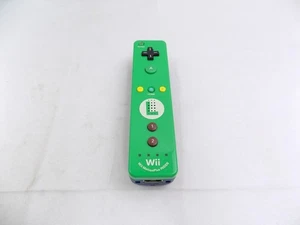 Nintendo Wii Motion Plus Luigi Green Wii Remote - Bild 1 von 2