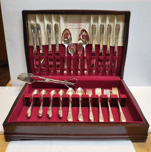 1847 Rogers Bros Silverware Adoration Set of 52pc With Storage Box - Picture 1 of 17