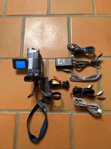 Sony Handycam DCR-TRV250 Digital 8 Camcorder Nightshot Powers On Read Untested - Picture 1 of 15