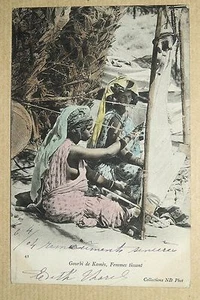 ALGERIE - GOURBI DE KAMES - FEMMES TISSANT 1904 - Picture 1 of 1