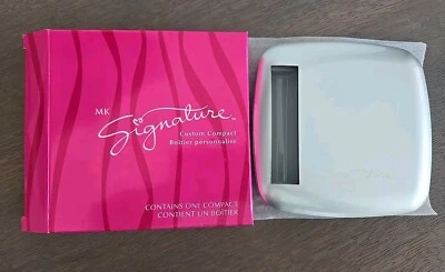 Nuevo Espejo Recargable Mary Kay Signature Personalizado Compacto 9004 4 3/4" X 4 3/4" Foto 1 de 4