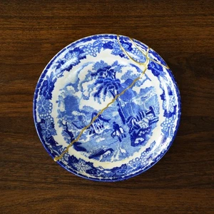 Japan's modern Kintsugi pottery Japanese Blue dyed design porcelain dish - Picture 1 of 11