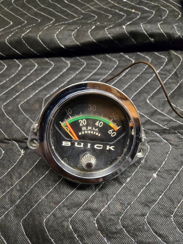 Tacómetro Buick años 60 GS Riviera Wildcat  Foto 1 de 2
