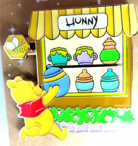 Spilla Disney Loungefly Winnie the Pooh al negozio Hunny - Foto 1 di 4