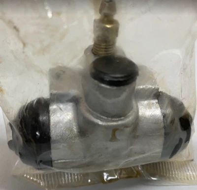 制动轮缸 - 25-11121 / 853126610 - 适用于马自达 GLC 和 RX-7 (1977 - 1981) — 第 1/4 张图片