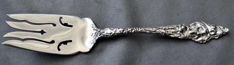 REED & BARTON LES SIX FLEURS STERLING SERVING FORK 8" Cover