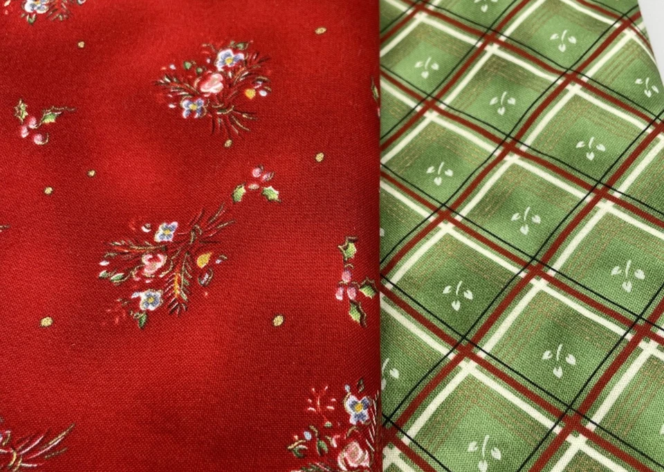 Tela de edredón de algodón Holiday in Paris de Dena & Friends estampados rojos y verdes 3 yardas Foto 1 de 3