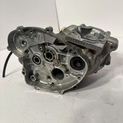 Kawasaki KX60 KX 60 1983-2003 ambos estuches de manivela del motor 14001-5151 y 14001-1317 Foto 1 de 4