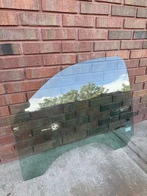 Chevrolet Avalanche LH 2008 ventana delantera del conductor/13A Foto 1 de 4