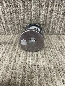 Vintage Abu Garcia Ambassadeur 5500C Baitcast Fishing Reel Works Great (#31) - Picture 1 of 7