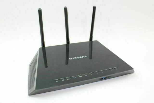 NEW NETGEAR R6700 Nighthawk AC1750 Smart WiFi Router - R6700-100NAS - Image 1 of 1