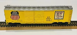 Ho Scale Union Pacific Box Car Double Door UP 300620 - Picture 1 of 5