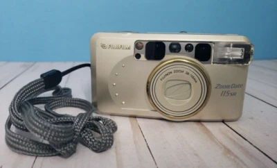 Cámara fotográfica Fujifilm Zoom Date 115SR apuntar y disparar 35 mm dorada - probada - funciona Foto 1 de 4