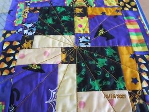MACHINE QUILTED HALLOWEEN SQUARE TOPPER--14" SQUARE- -#R5-3 - Picture 1 of 24