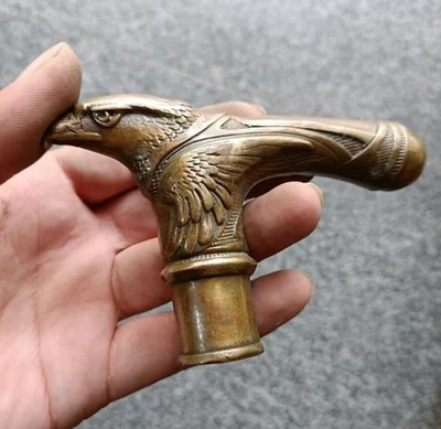 Antiguo bronce tallado a mano estatuas de águila bastón cabeza accesorios para el hogar Foto 1 de 4