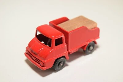 YY 1:60 MATCHBOX LESNEY 13 THAMES TRADER TRUCK RED EXCELLENT CONDITION REPAINT - Image 1 of 3