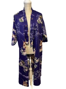 Lila Blumen Japan japanischer Kimono Morgenmantel Damen groß - Bild 1 von 8