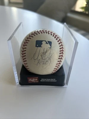 Juego de béisbol usado firmado por Adrián González. Foto 1 de 2