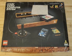 LEGO Icons: Atari 2600 (10306) (el juego es nuevo todas las bolsas selladas) la caja tiene daños - Imagen 1 de 8