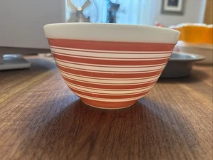 Vintage~PYREX #401 PINK STRIPE Rainbow MIXING BOWL~1 1/2 Pint~3 1/4" x 5 3/4" - Picture 1 of 9
