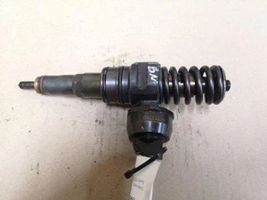 VW TOURAN 1T1, 1T2 Fuel Injector 038130073BN 1.90 Diesel 77kw 2008 27061708 - Picture 1 of 3