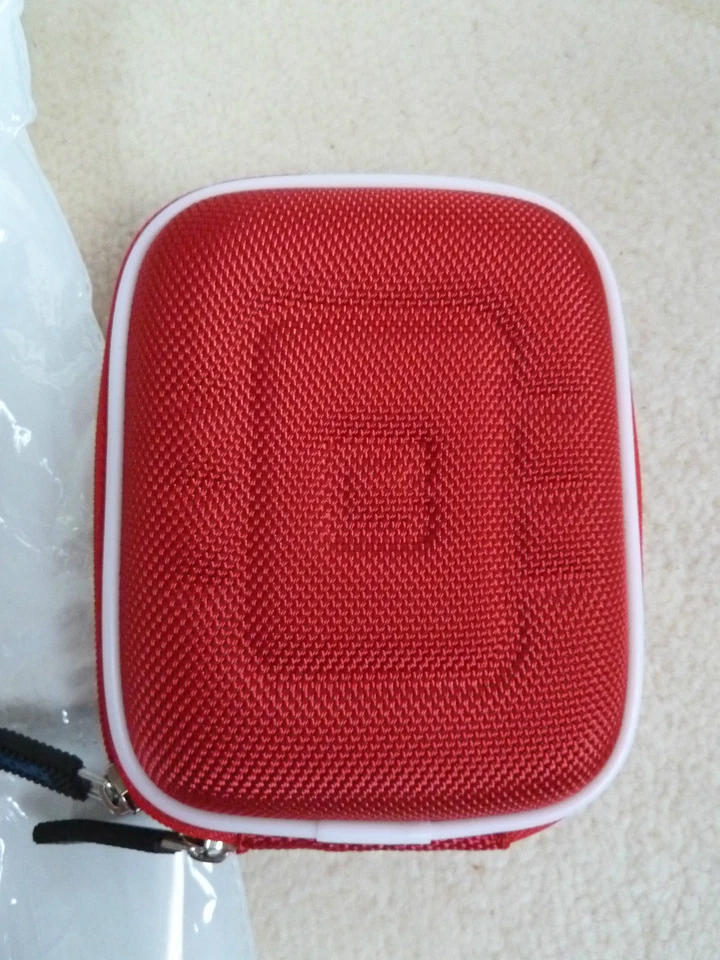 iGadgitz Rojo Portátil Cámara de Video Estuche Rígido Cubierta para Creative Vado y Vado H - Imagen 1 de 1