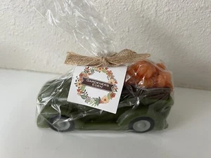 Gardeners Eden Wax TRUCK CANDLE w/ Orange Pumpkins Fall Autumn - NEW - Picture 1 of 5