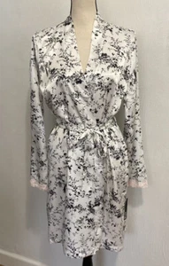 APT. 9 Women’s Sexy Silky Robe Black White Floral Peacock Design NWT Medium - Picture 1 of 11