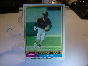1981 Topps Baseball #207 - Ozzie Smith RB - San Diego Padres  81-330 - Picture 1 of 2