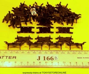 j166b BULK BONUS BUY jouef spare 50x plastic chassis fixings application unknown - Picture 1 of 1