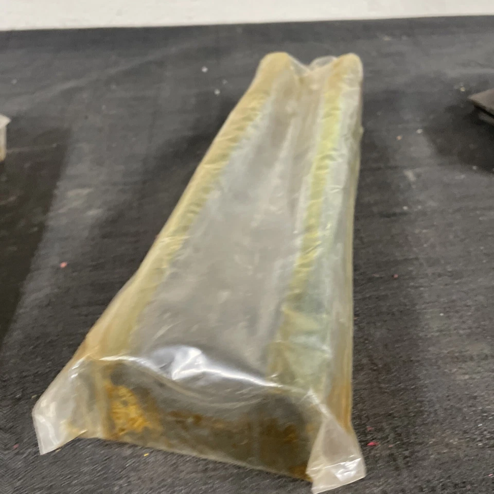 Parachoques de goma Imperial 48340 12" x 3-3/8" x 2-1/8" Foto 1 de 4