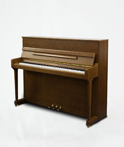 Używany fortepian pleśniowy, wysokość 115 cm, orzech, fortepian