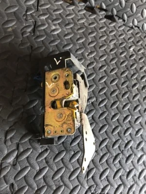 Mecanismo Cerradura Puerta Delantera Izquierda Daf Lf 55-220 2002-2009 Año 50117 Original - Imagen 1 de 4