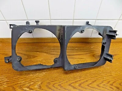 Chrysler New Yorker 1966 montaje de faros Foto 1 de 4