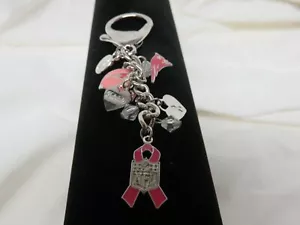 **NEU** Offizieller NFL New England Patriots Pink Ribbon Charms Schlüsselanhänger - Bild 1 von 2