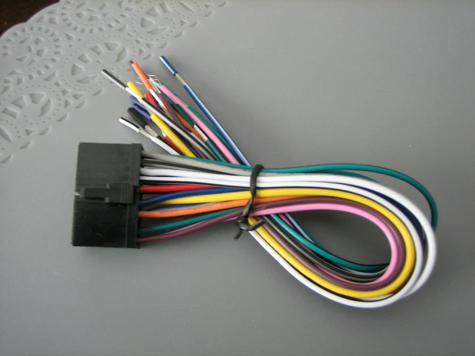 BLAUPUNKT CAR 2DIN 6.2" Stereo MIAMI620  for Wire Harness 20 pins Plug - Image 1 of 4