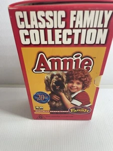 Classic family collection VHS box Set Annie & Oliver 20th Anniversary 70 yrs VG+ - Picture 1 of 7