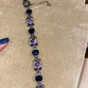 Pulsera de cristal púrpura oscuro y claro Sorrelli vintage broche cadena de seguridad 7 pulgadas - Imagen 1 de 10