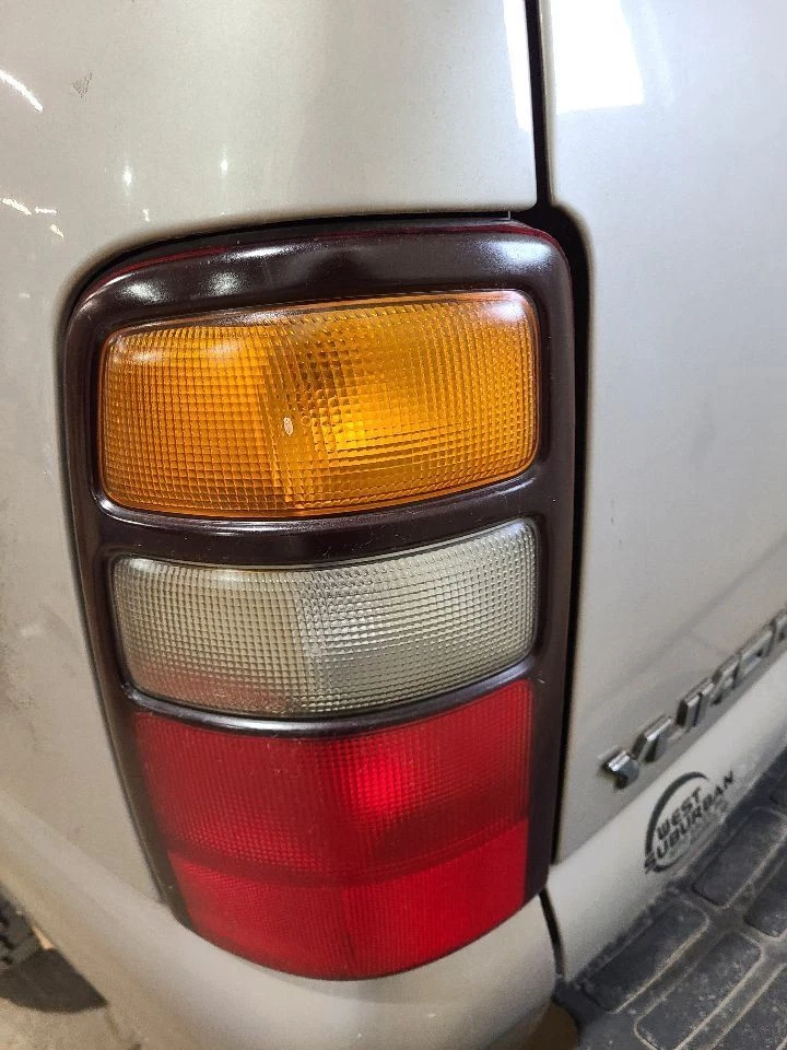 Driver Left Tail Light Fits 04-06 SUBURBAN 1500 650097 - Image 1 of 1