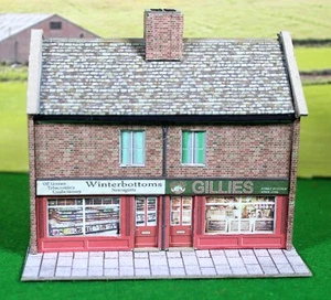 TT :120  scale, Two Shops with pavement, ** ready made ** - Picture 1 of 4