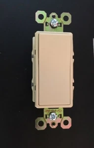 Legrand Pass & Seymour Ivory Four Way Switch 2628-I 20A 120VAC FREE SHIP c - Picture 1 of 3