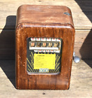 Vintage Bennett Deuces Wild Wood Spinning Reel Slot Machine Trade Stimulator Key