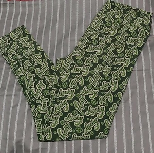 Leggings LuLaRoe TC giorno di San Patrizio verde scuro trifogli portafortuna NUOVI senza etichette - Foto 1 di 1