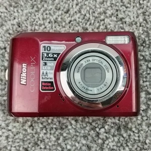 Nikon Coolpix L20 Digitalkamera Deep Red für Teile Reparatur schaltet sich nicht ein - Bild 1 von 10
