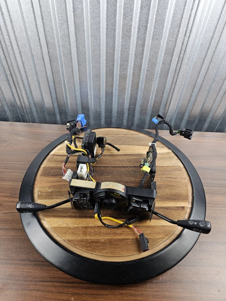 95 - 97 捷豹 XJ6 XJ12 VDP 转向时钟转动擦拭开关 LXF6470AA — 第 1/4 张图片